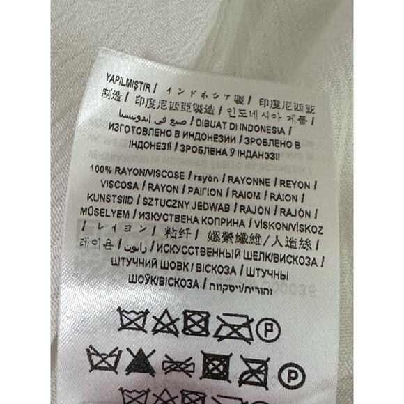 Guess white rayon shorts size Medium - Picture 4 of 9